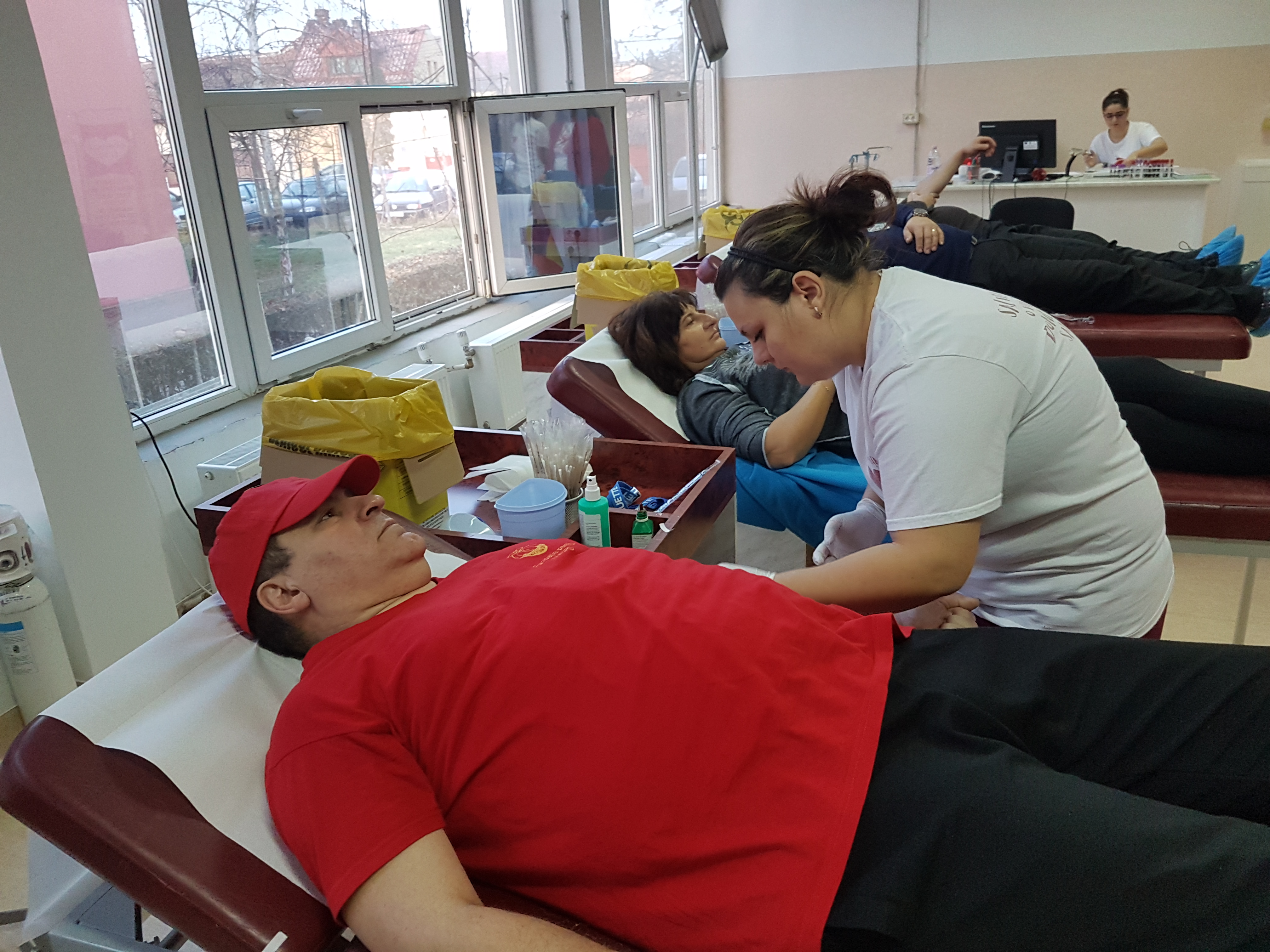 Angajații Unității de Primire Urgențe Arad și ai SMURD Arad au donat sânge