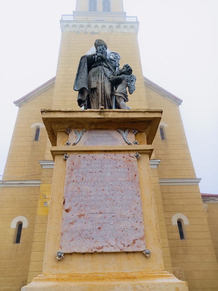 82144655_725794217829648_6199611684902928384_n