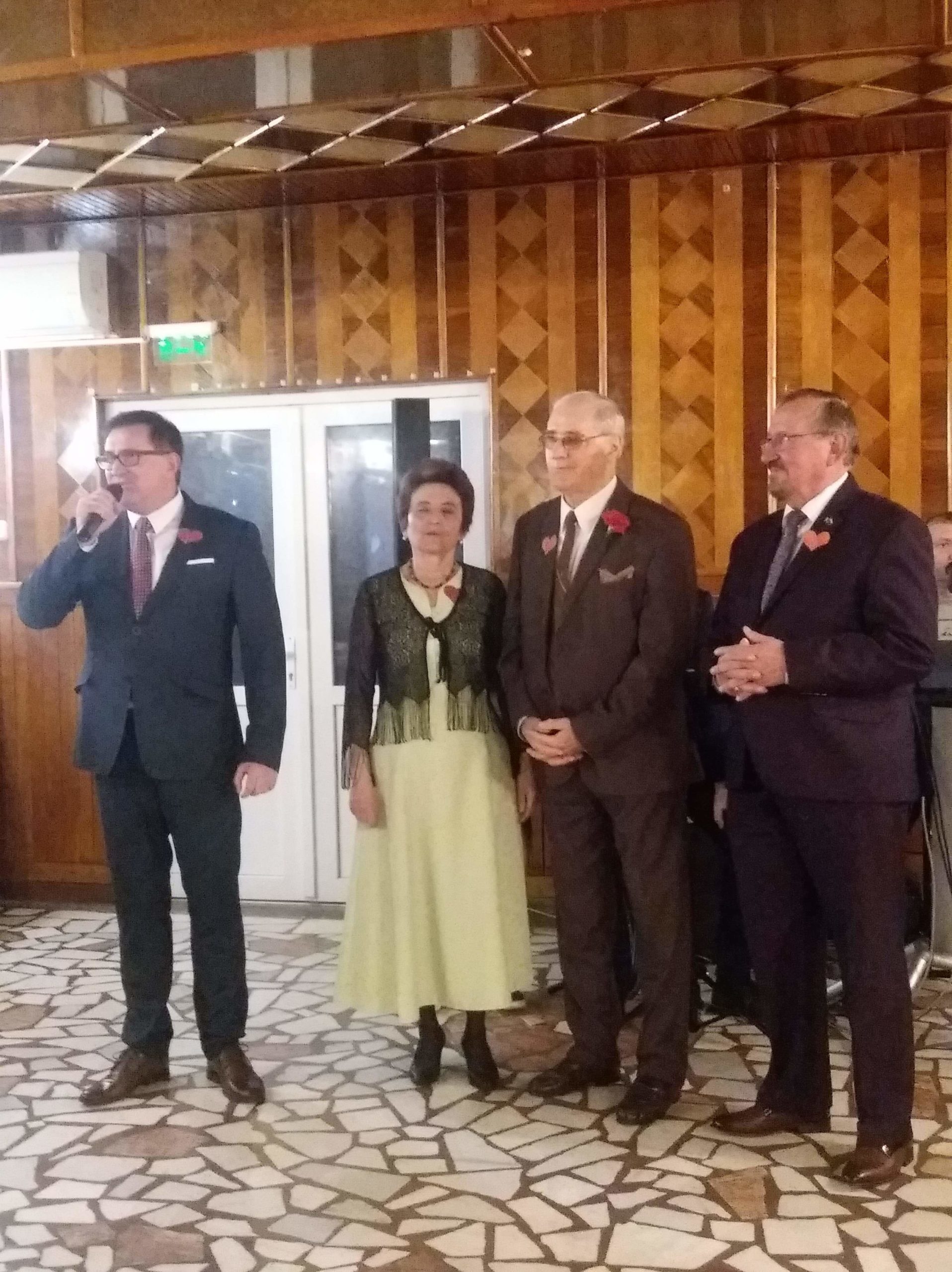 received_640346640099693