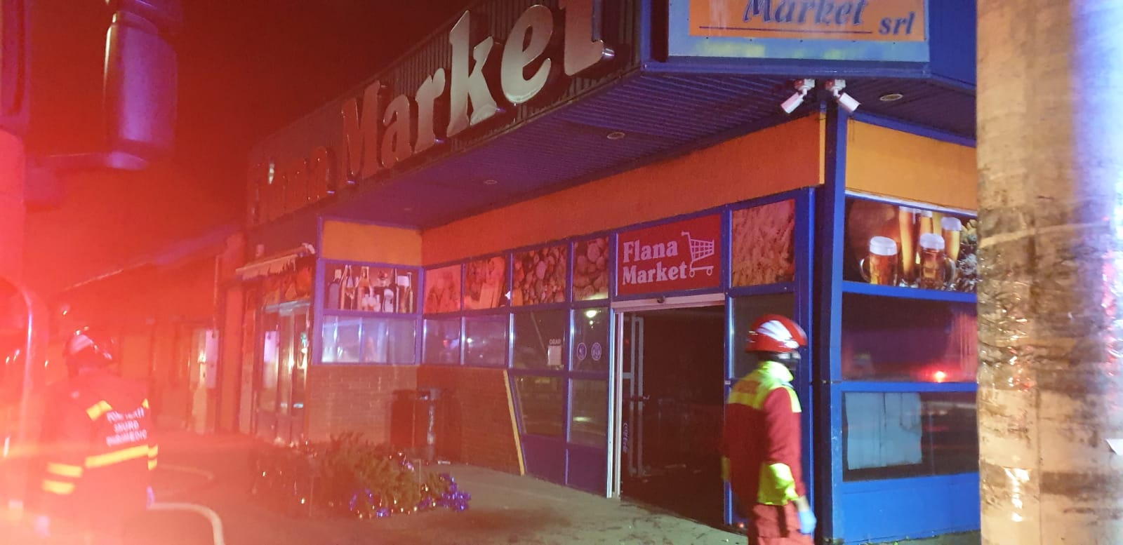 Supermarket în flăcări la Arad! FOTO: V.O.