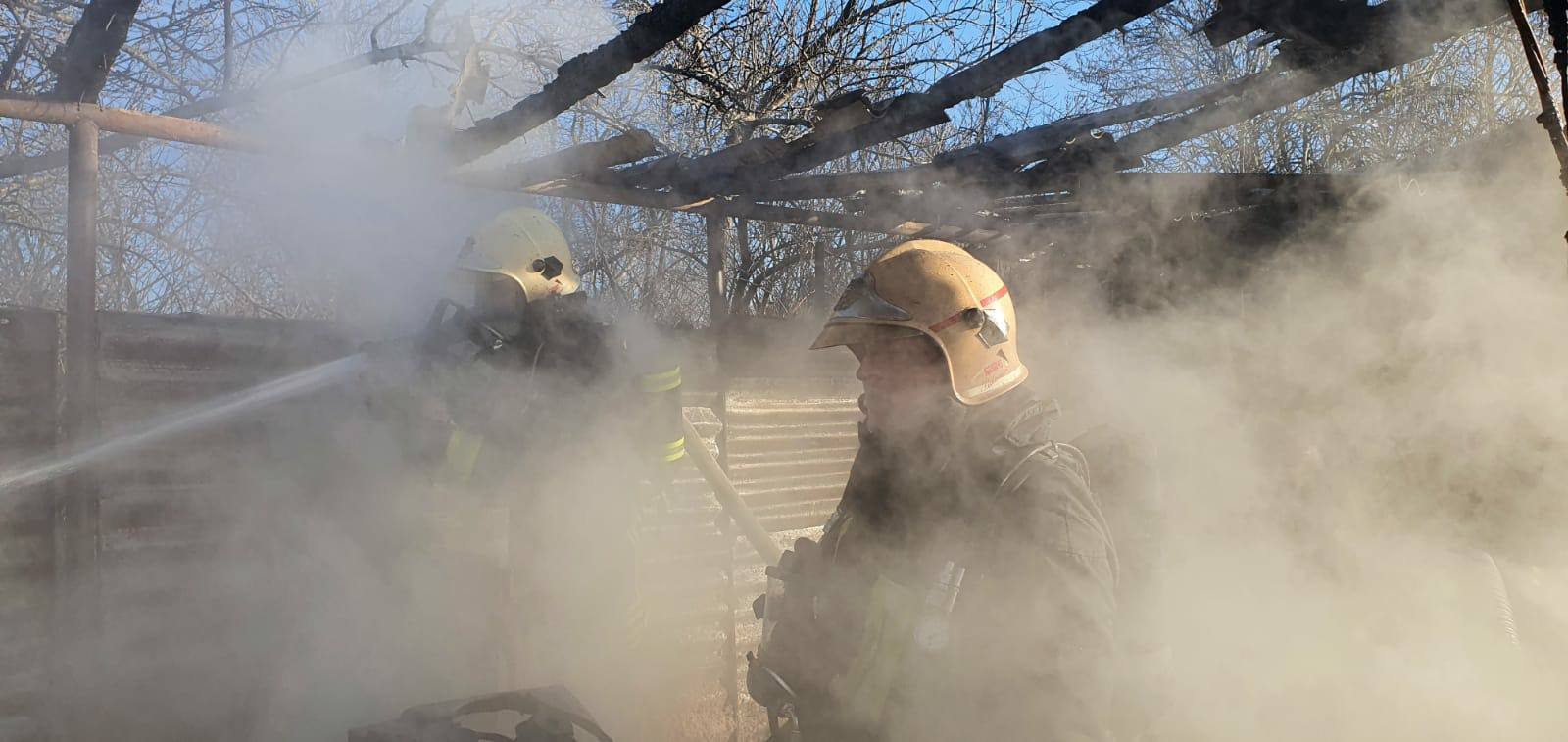 Incendiu în Vladimirescu! O anexă a fost cuprinsă de flăcări