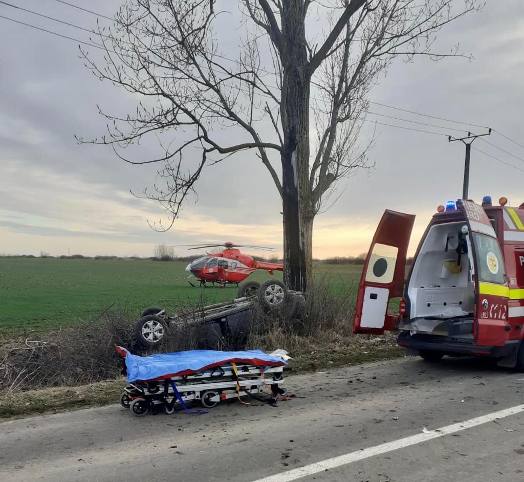 Elicopterul SMURD Arad, solicitat la un accident între Șiclău și Socodor
