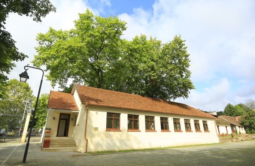 satul mestesugurilor