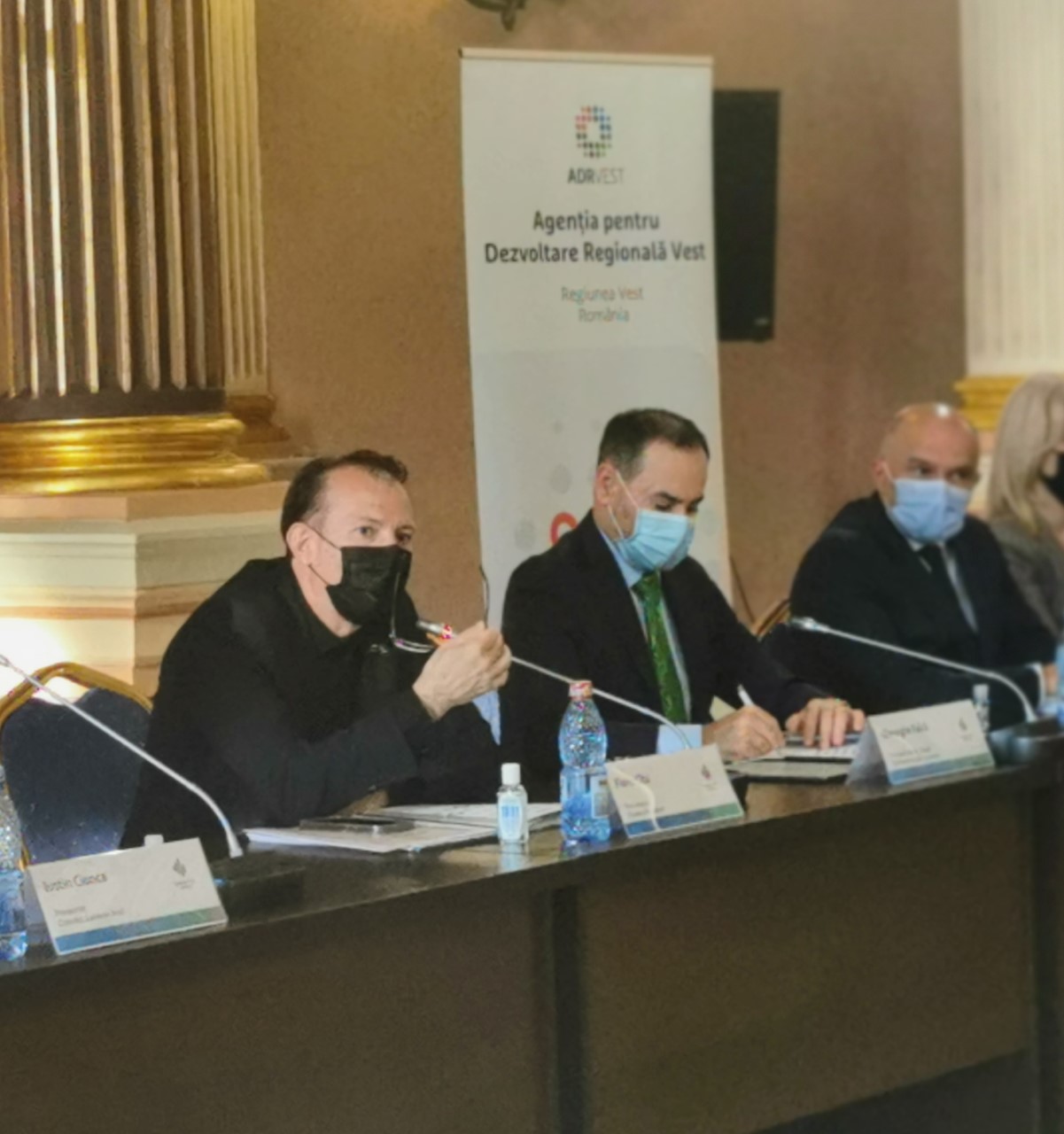 Vizită fulger a premierului la Arad