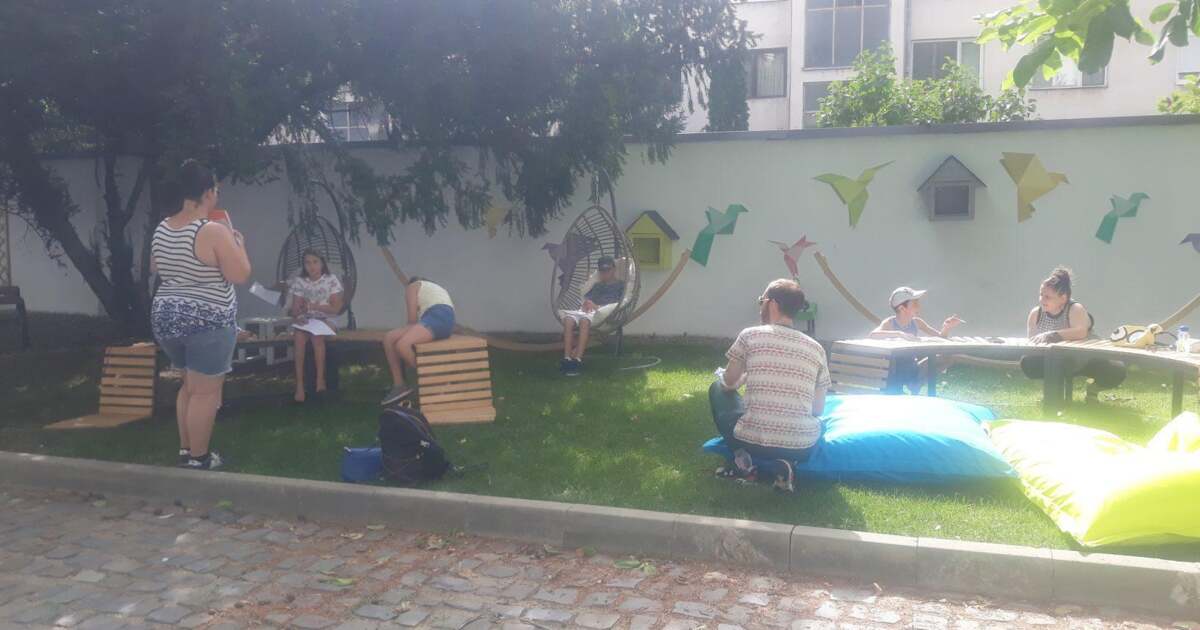 Biblioteca se "joacă" cu cei mici - Vimarsana News