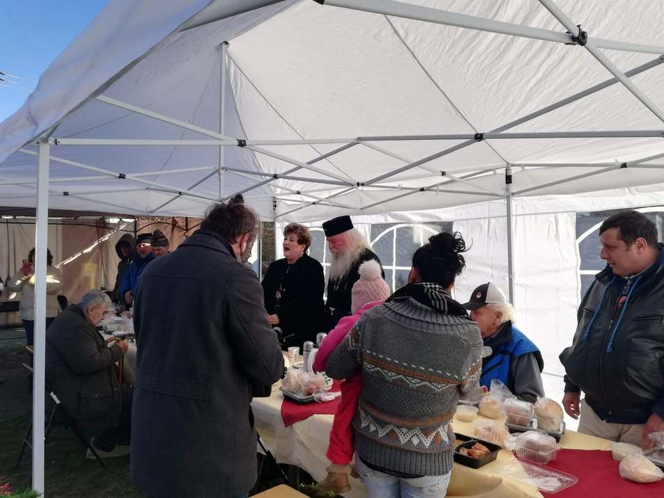 FOTO | Mitropolitul Banatului și-a sărbătorit ziua onomastică alături de oamenii nevoiași
