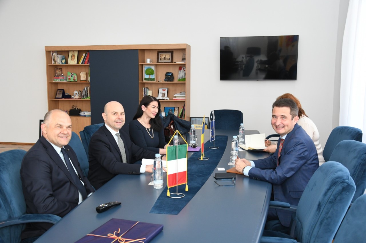 FOTO | Ambasadorul Italiei la București, în vizită la Arad