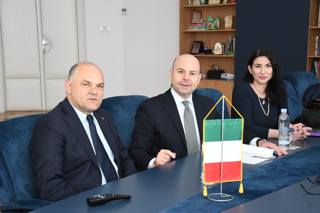 thumbnail_ambasador Italia