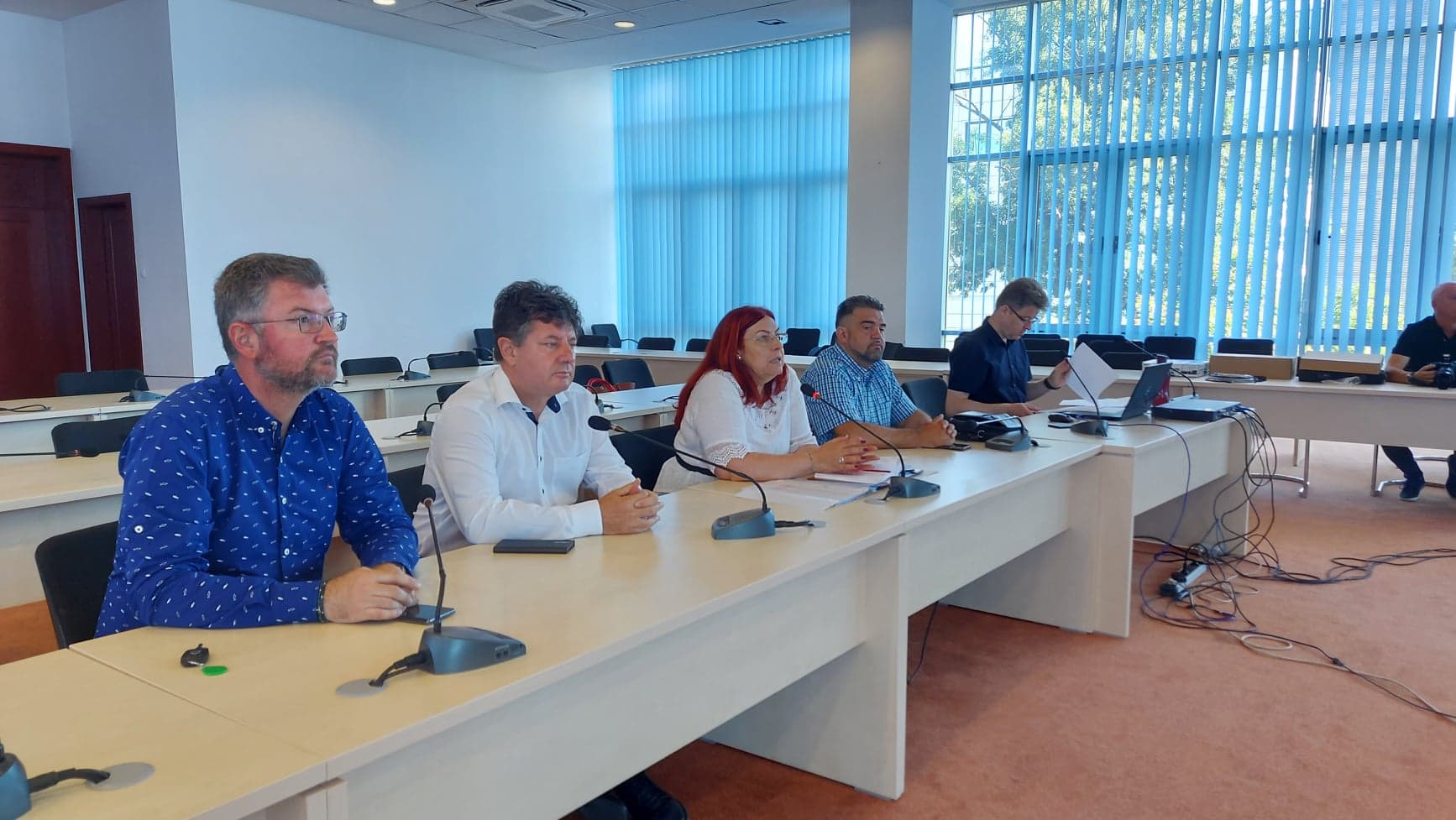 „Adoptă o familie” - proiect pilot în 12 comunități locale din județul Arad