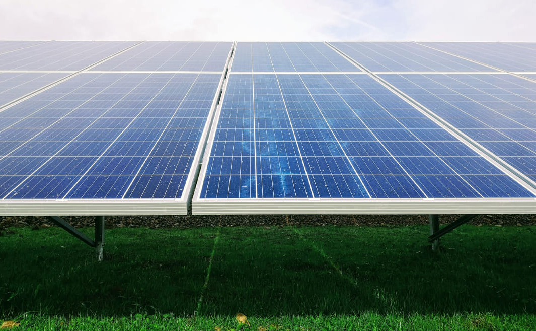 Deputatul Wiener cere TVA de 5% la investițiile în fotovoltaice
