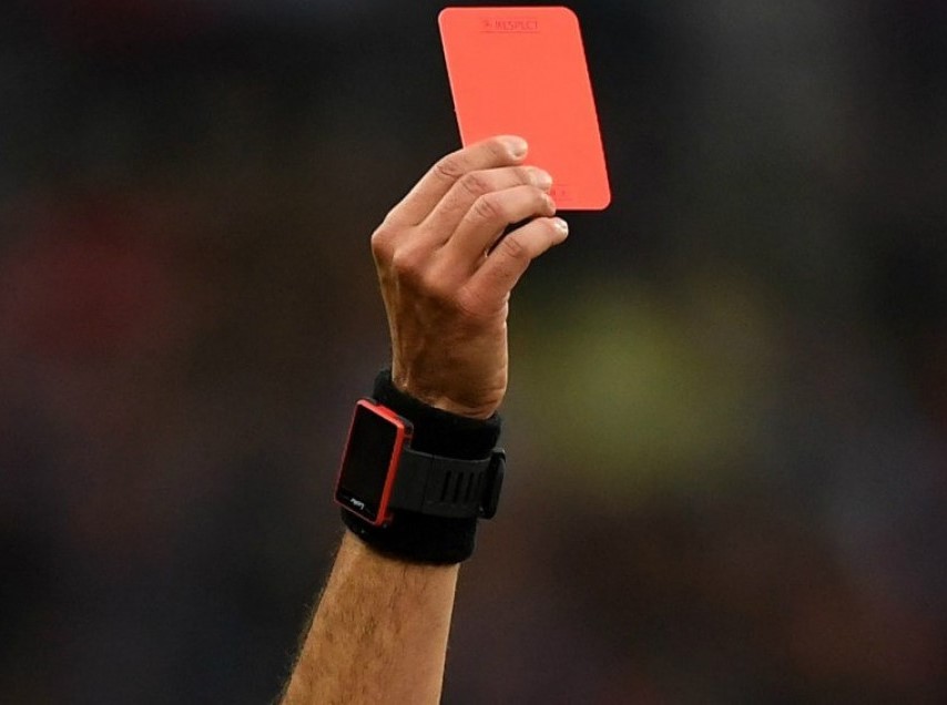 Etapa şi suspendarea pentru arbitri de Liga 4!