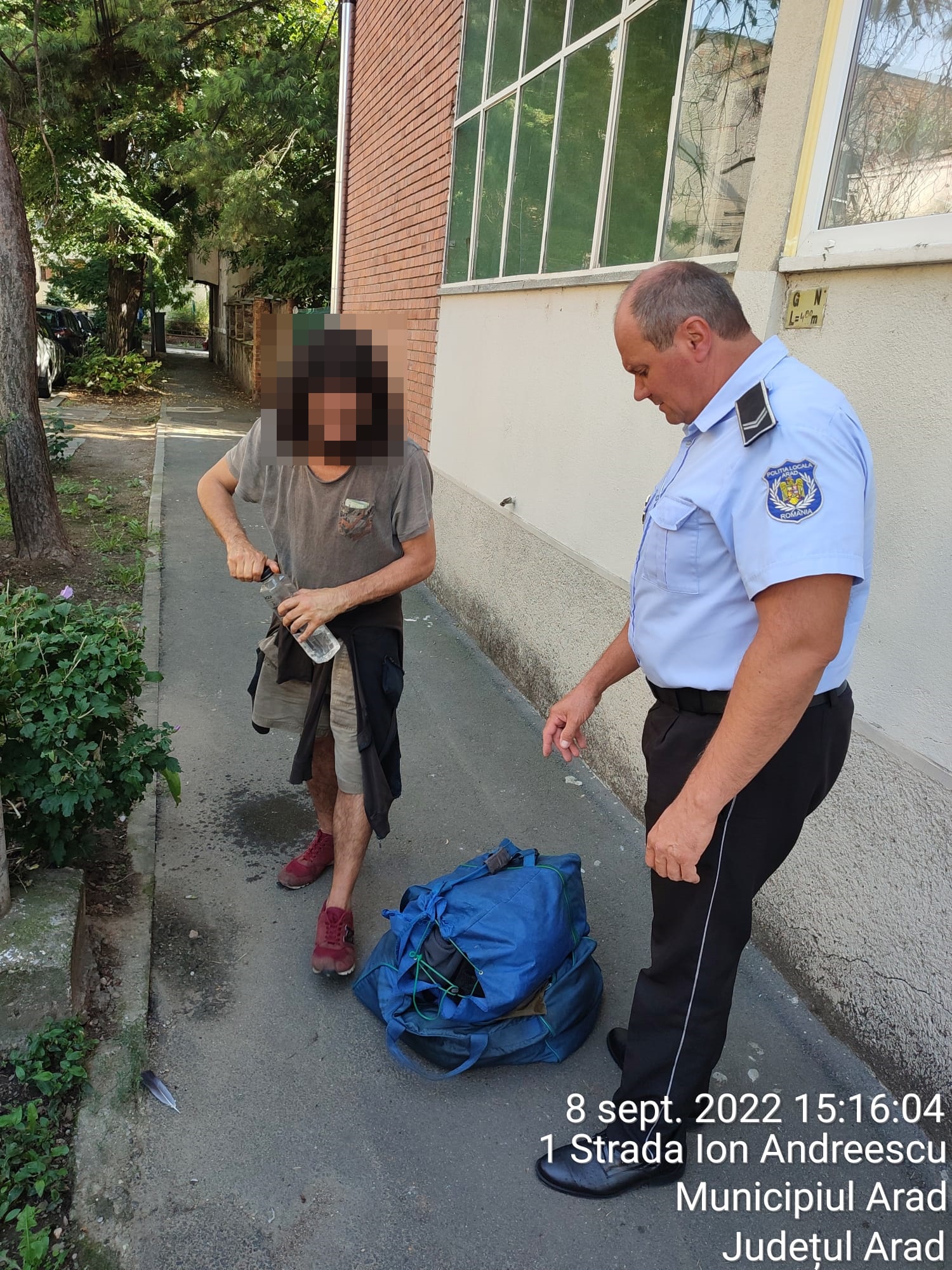 Povestea din spatele bărbatului de pe străzile Aradului bănuit de spargerea unor mașini