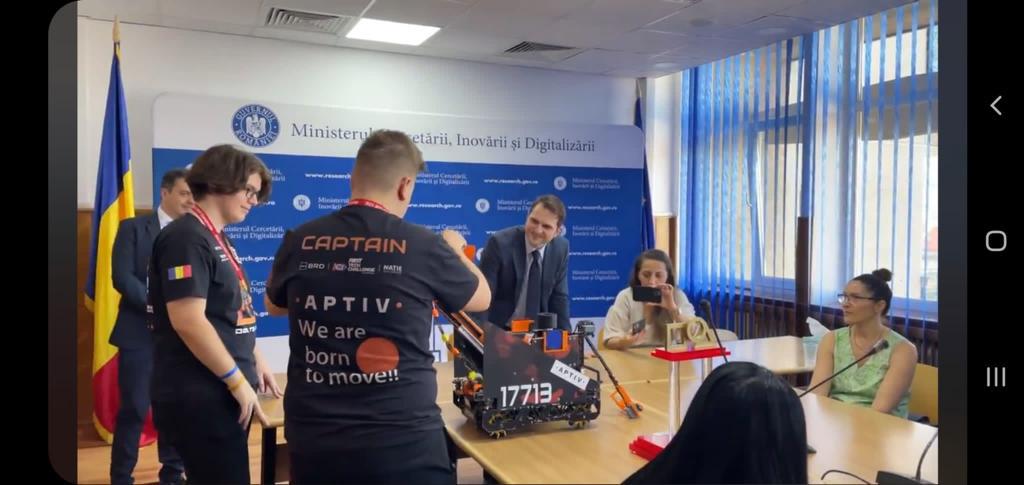 f5c7dadb-06af-4e3a-aa26-79bb60d41517