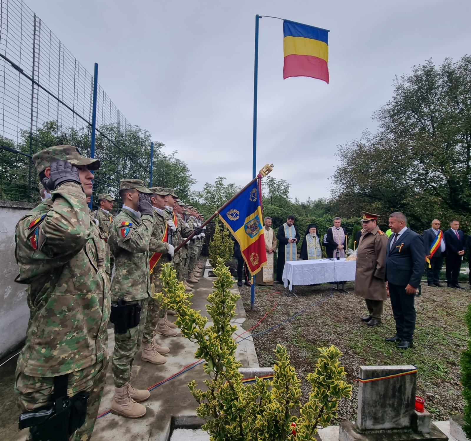 FOTO | Ostașii români au fost comemorați la Păuliș