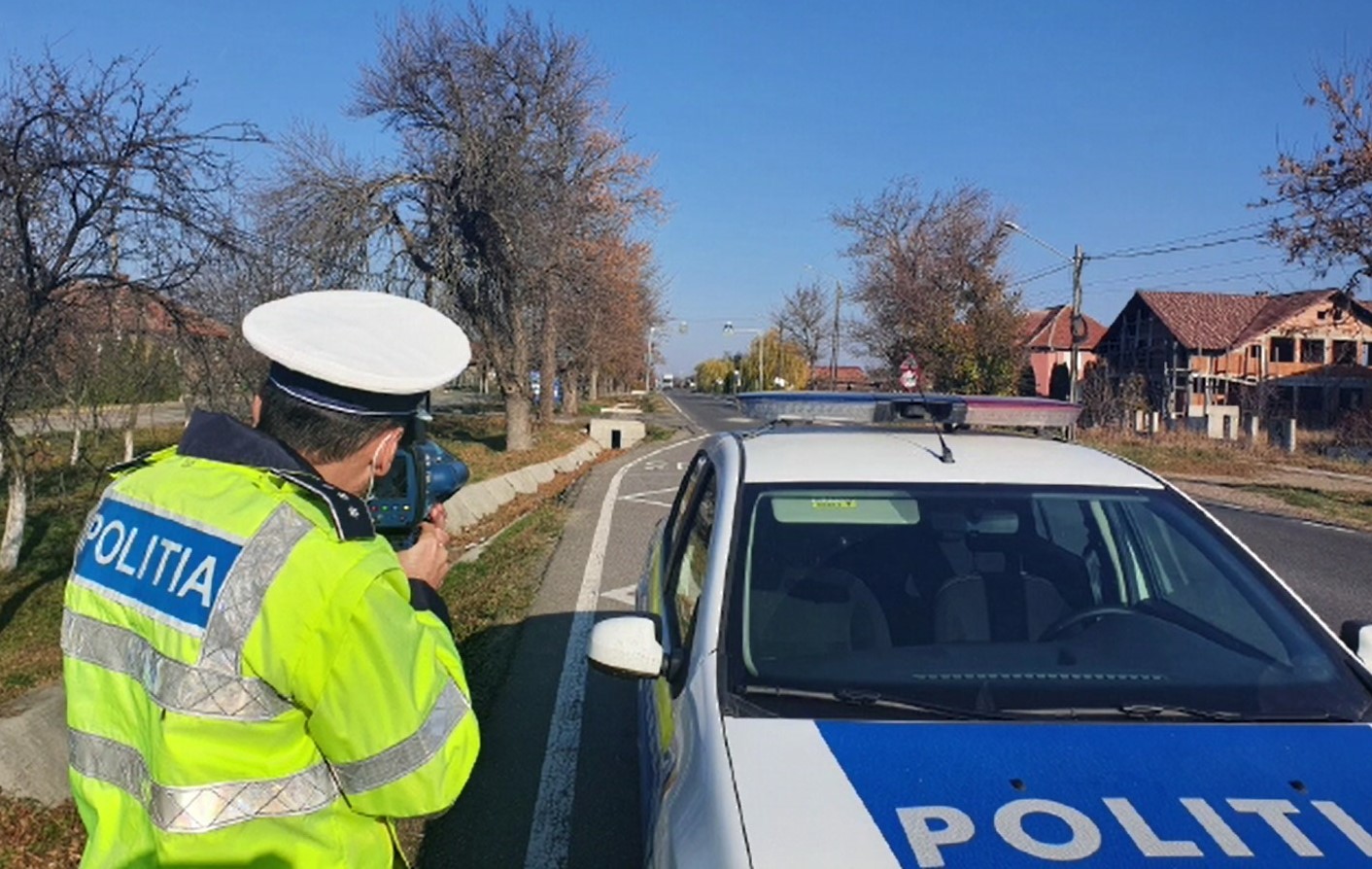 Vitezomani pe Arad-Șiria. Prinși de aparatul radar cu 153 km/h, respectiv 163 km/h