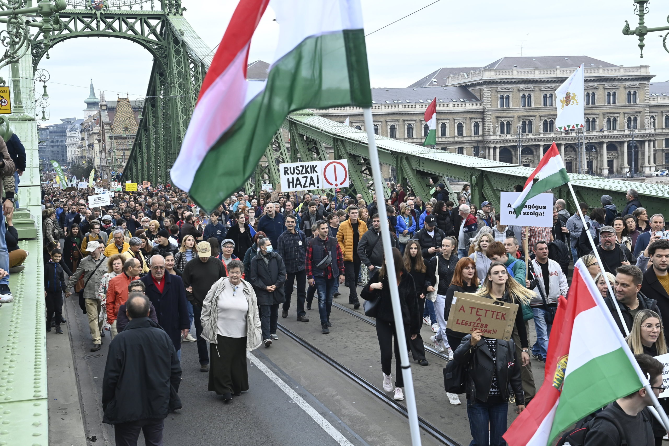 Protest masiv în Budapesta împotriva guvernului şi a inflaţiei galopante