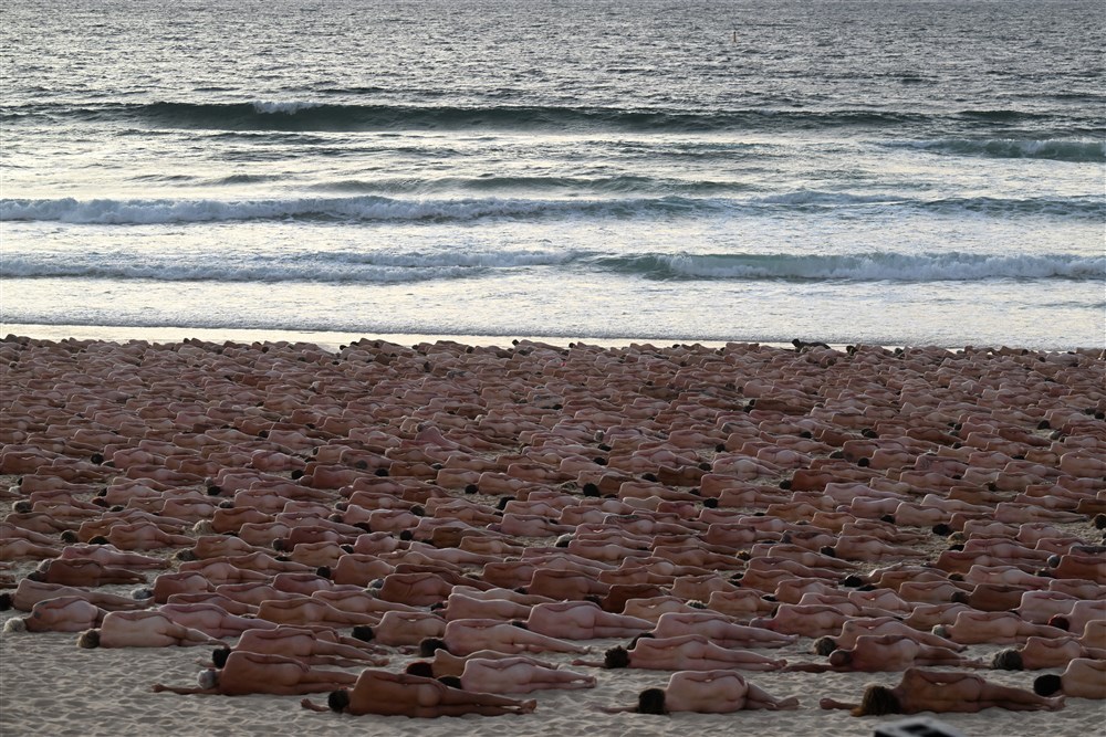 Spencer Tunick nude Sydney Bondi Beach  installation