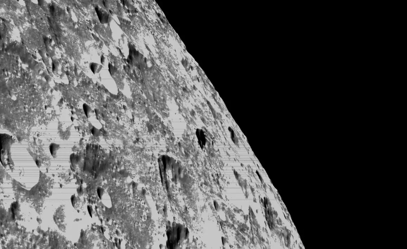 FOTO | Fața nevăzută a Lunii, surprinsă de capsula Orion