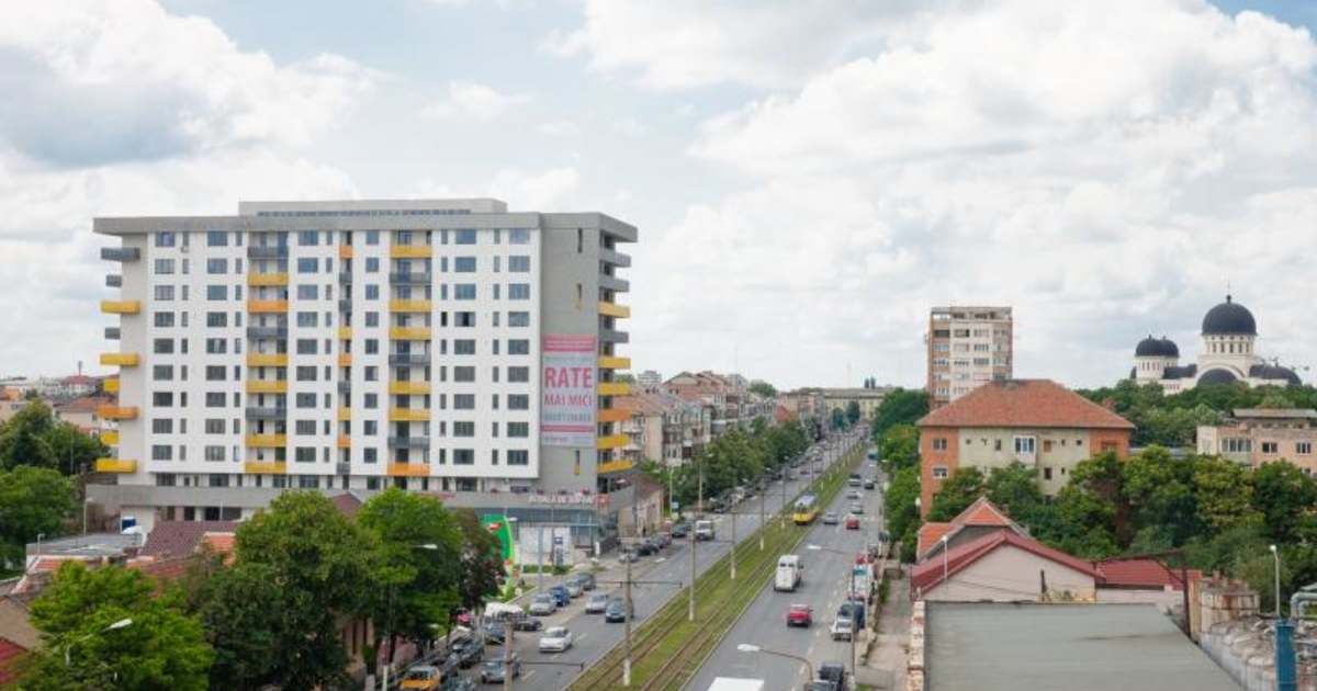 Tamponare cu trei autoturisme pe Maniu