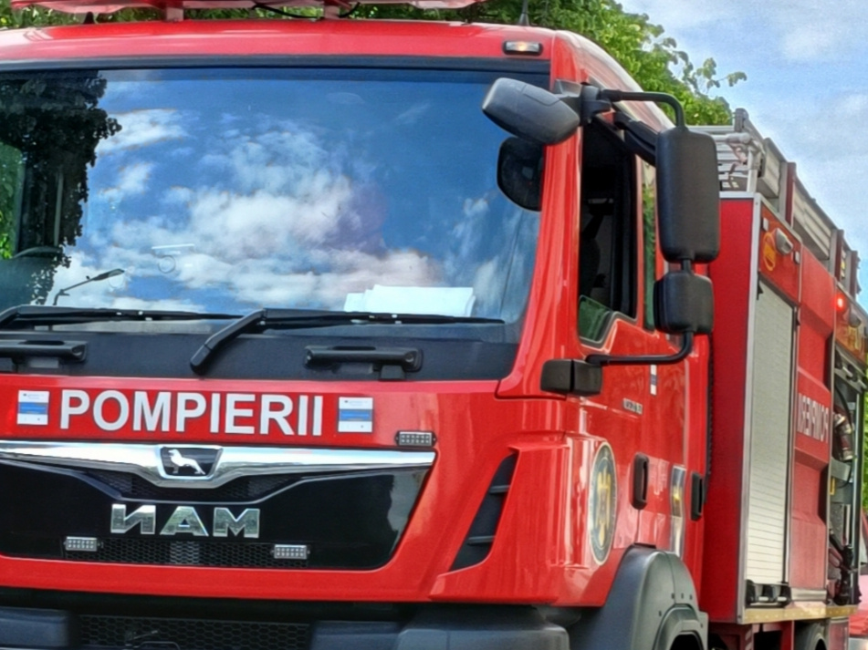 Incendiu într-un apartament din Arad, din cauza unei oale uitate pe foc