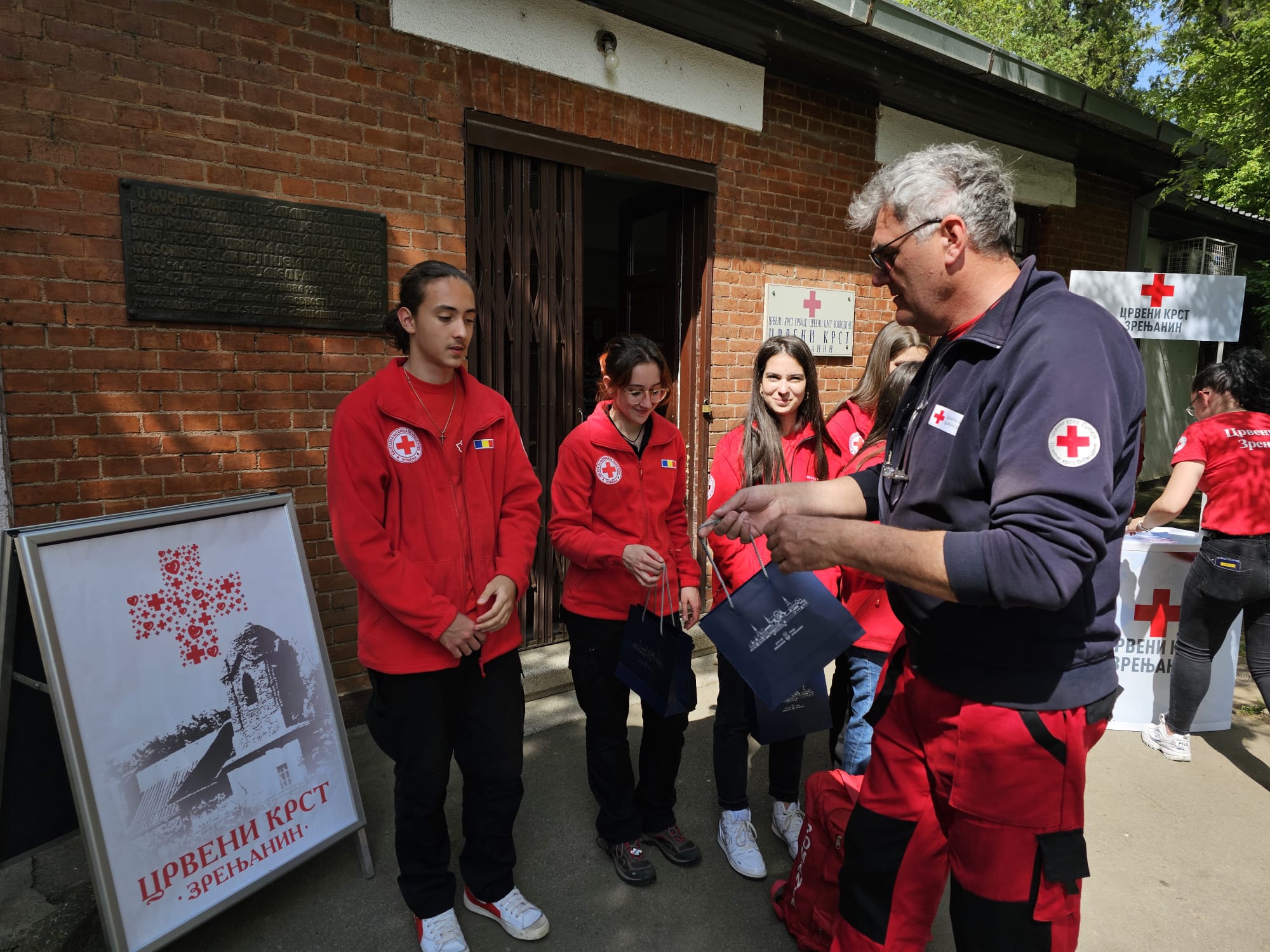 ef3cbf37-e6fc-4f88-b9b9-6ae14e539b2b