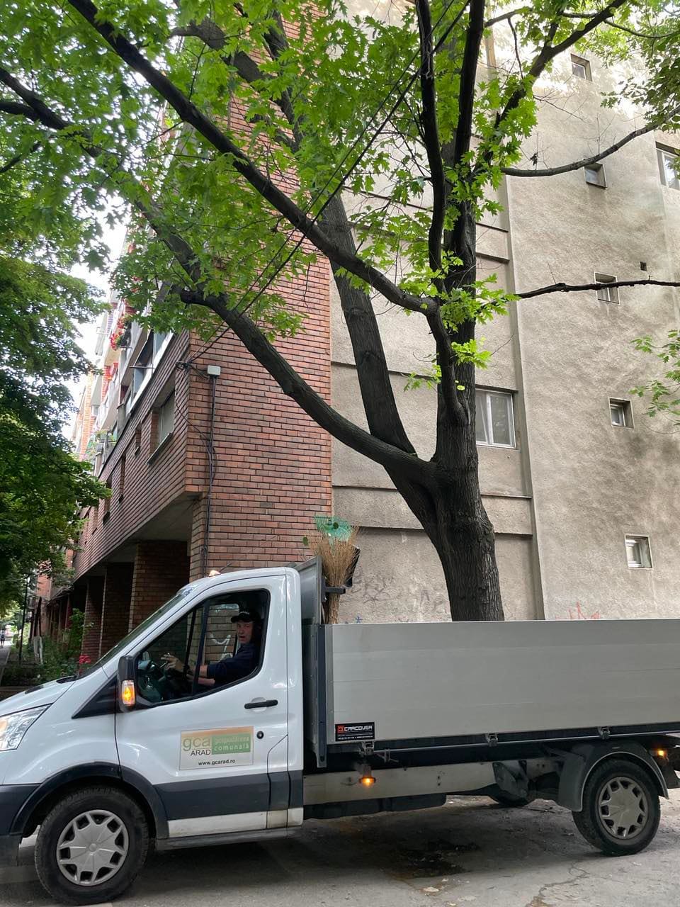 ca702de8-35ad-46c4-9f12-5b693e534327