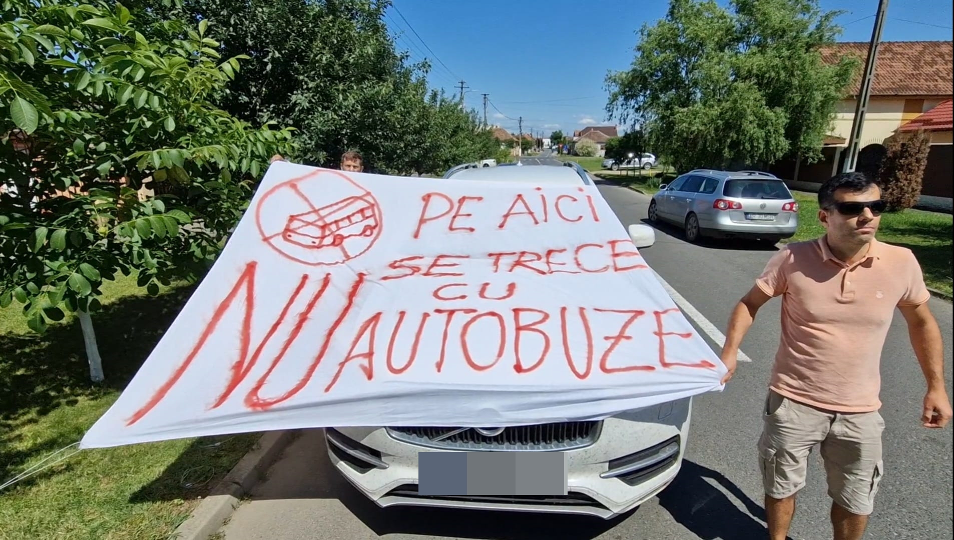 Protest în Gai: „𝗣𝗲 𝗮𝗶𝗰𝗶 𝗡𝗨 𝘀𝗲 𝘁𝗿𝗲𝗰𝗲 𝗰𝘂 𝗮𝘂𝘁𝗼𝗯𝘂𝘇𝗲”