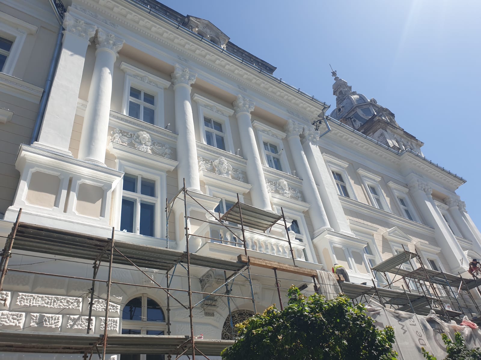 b930646d-0802-4cb0-8de1-3b2f05841e36