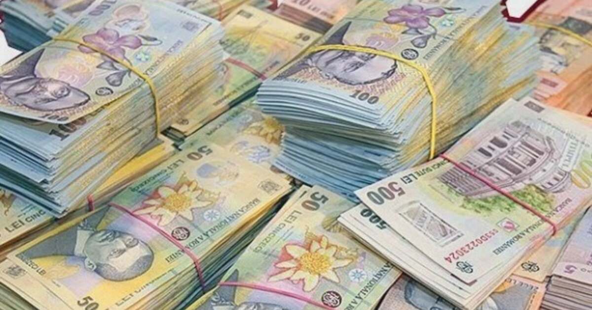 Rescrieti acest conținut la 15 de cuvinte Salariul minim brut pe ţară creşte la 3.300 lei de la 1 octombrie