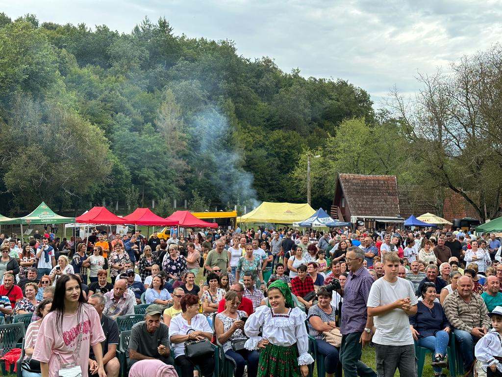 08756a55-2ac2-438f-ba9c-75fc7c043c95