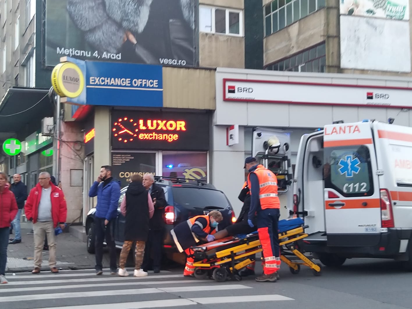 FOTO | Accident cu trei victime pe Bulevardul Revoluției