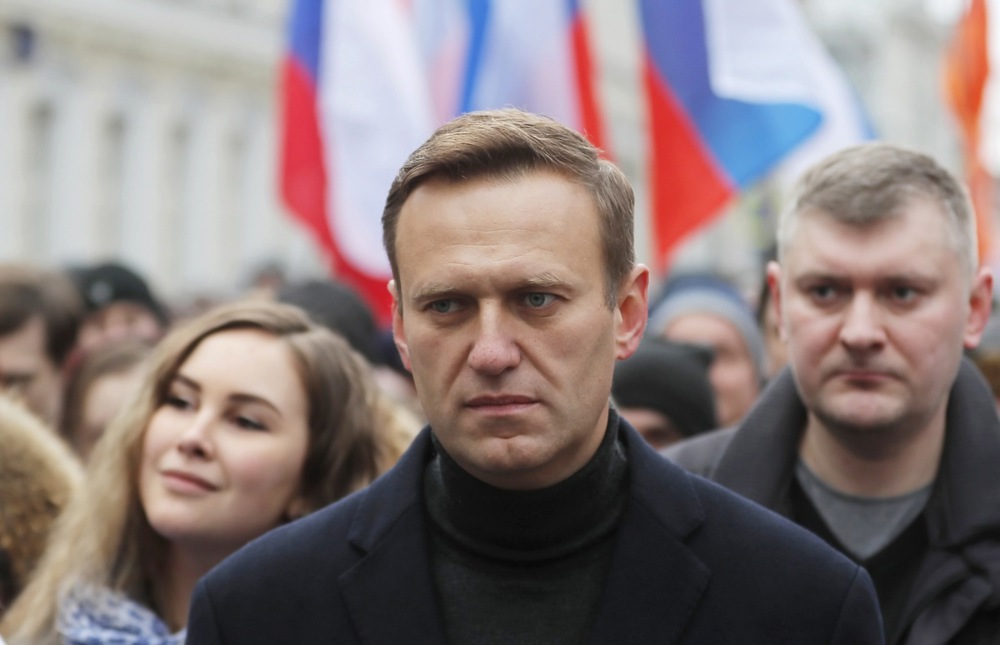 Secretarul general al NATO, Jens Stoltenberg, a declarat că Rusia şi preşedintele rus Vladimir Putin trebuie să "răspundă la întrebări foarte serioase" pentru moartea opozantului Aleksei Navalnîi, care vineri a decedat subit în detenţie din cauze încă neelucidate.