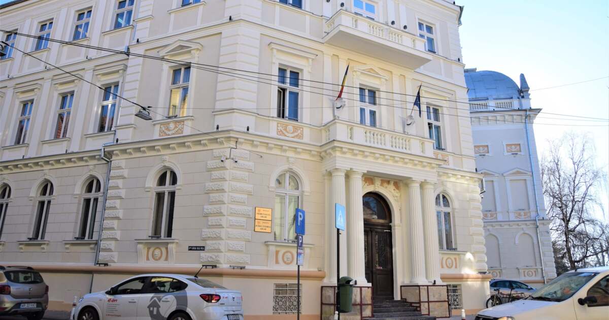 A violat o fată de 15 ani, a lăsat-o însărcinată și a bătut-o