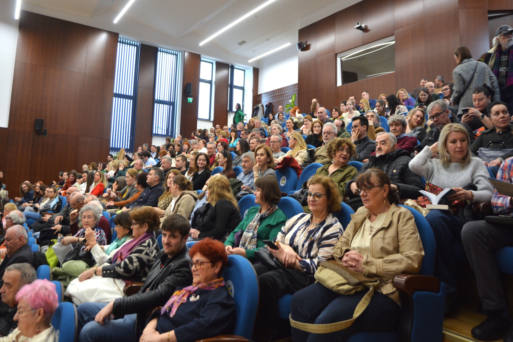 9424287CartaresculaOradea10