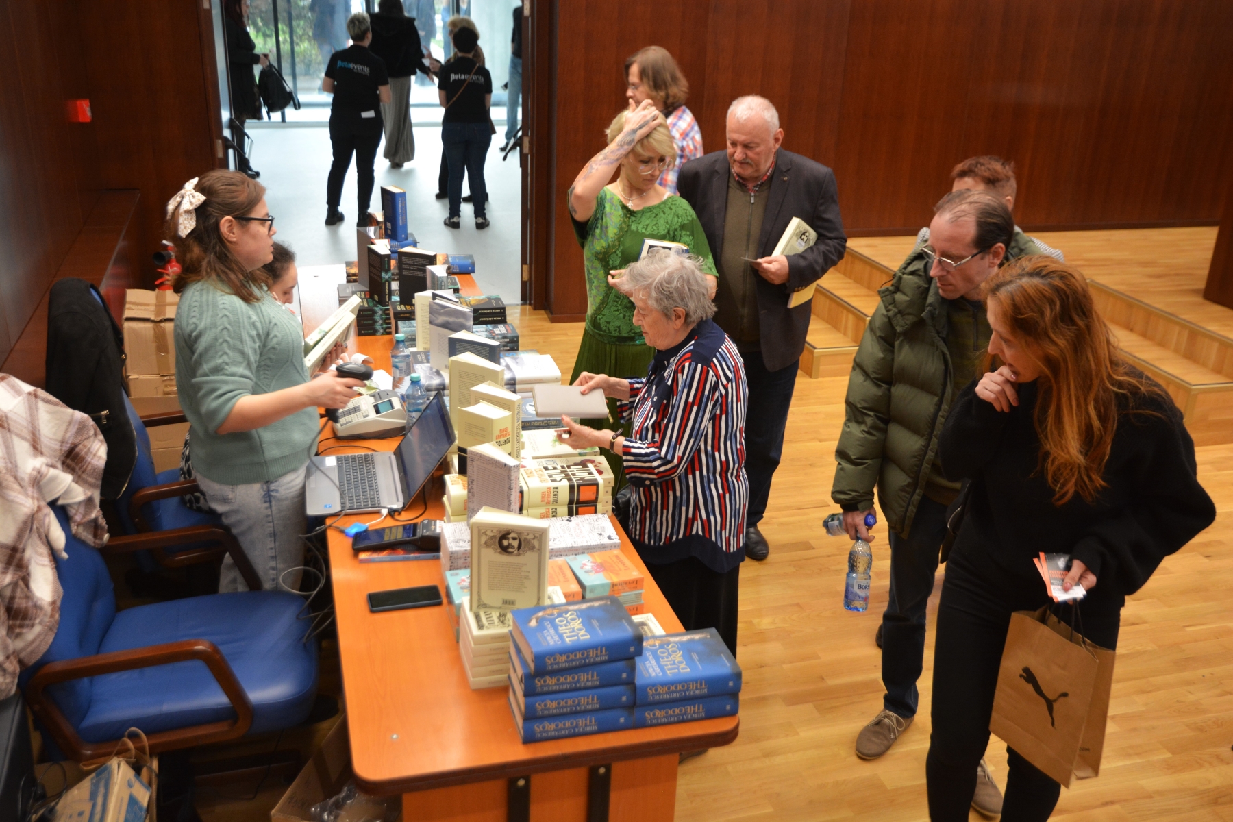 9424269CartaresculaOradea1