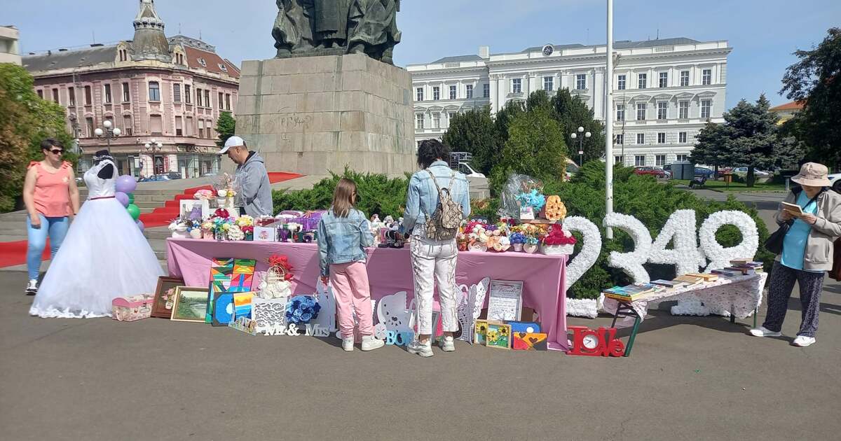 Târg caritabil în Piața Avram Iancu ARADON