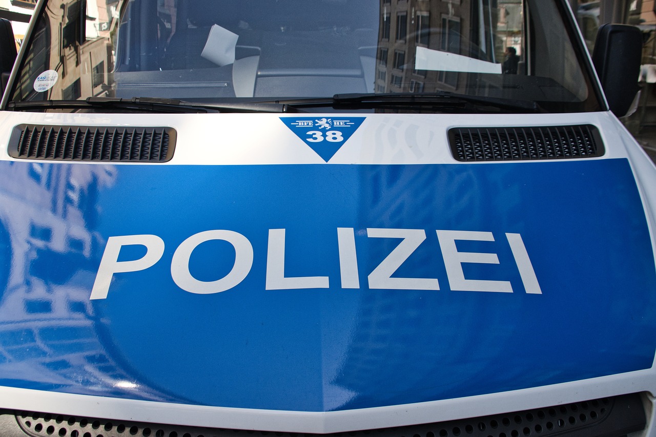 O maşină a intrat în mulţime la târgul de Craciun din oraşul german Magdeburg