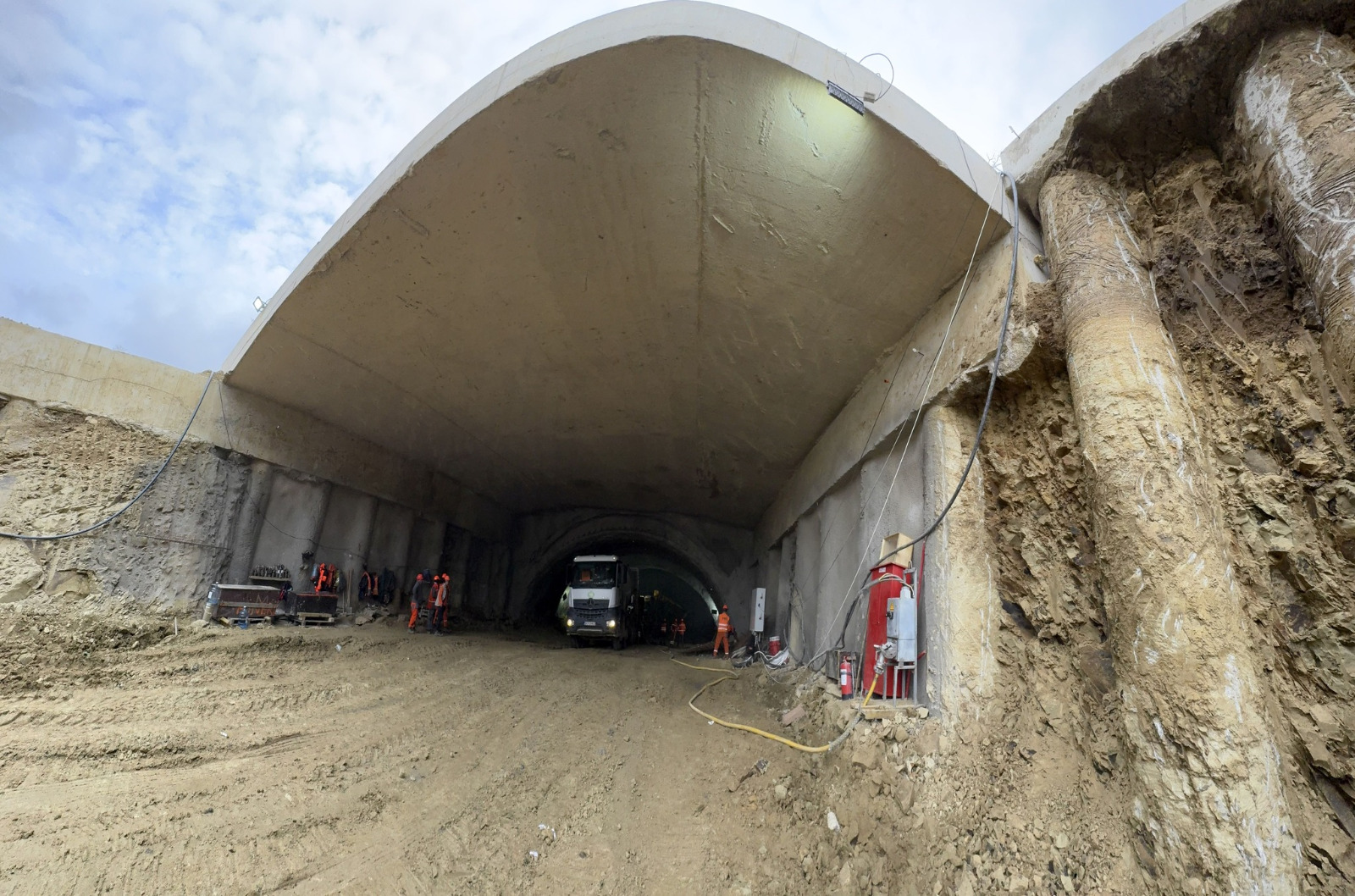 WhatsApp Image 2025-04-08 at 15.53.50 (3)