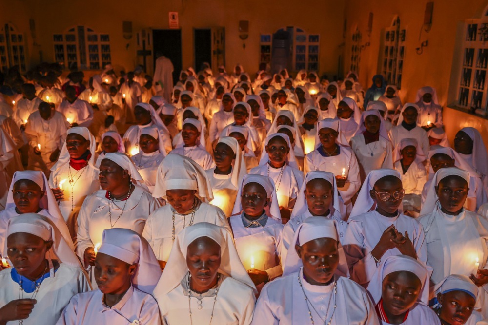 Easter vigil held in Nairobi's Mathare slums