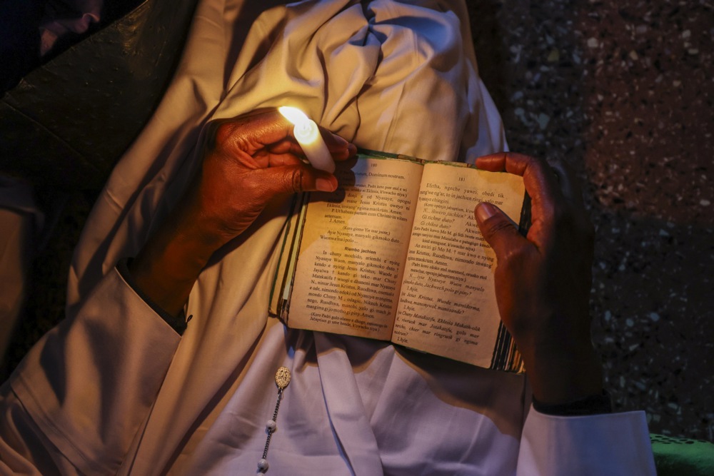 Easter vigil held in Nairobi's Mathare slums