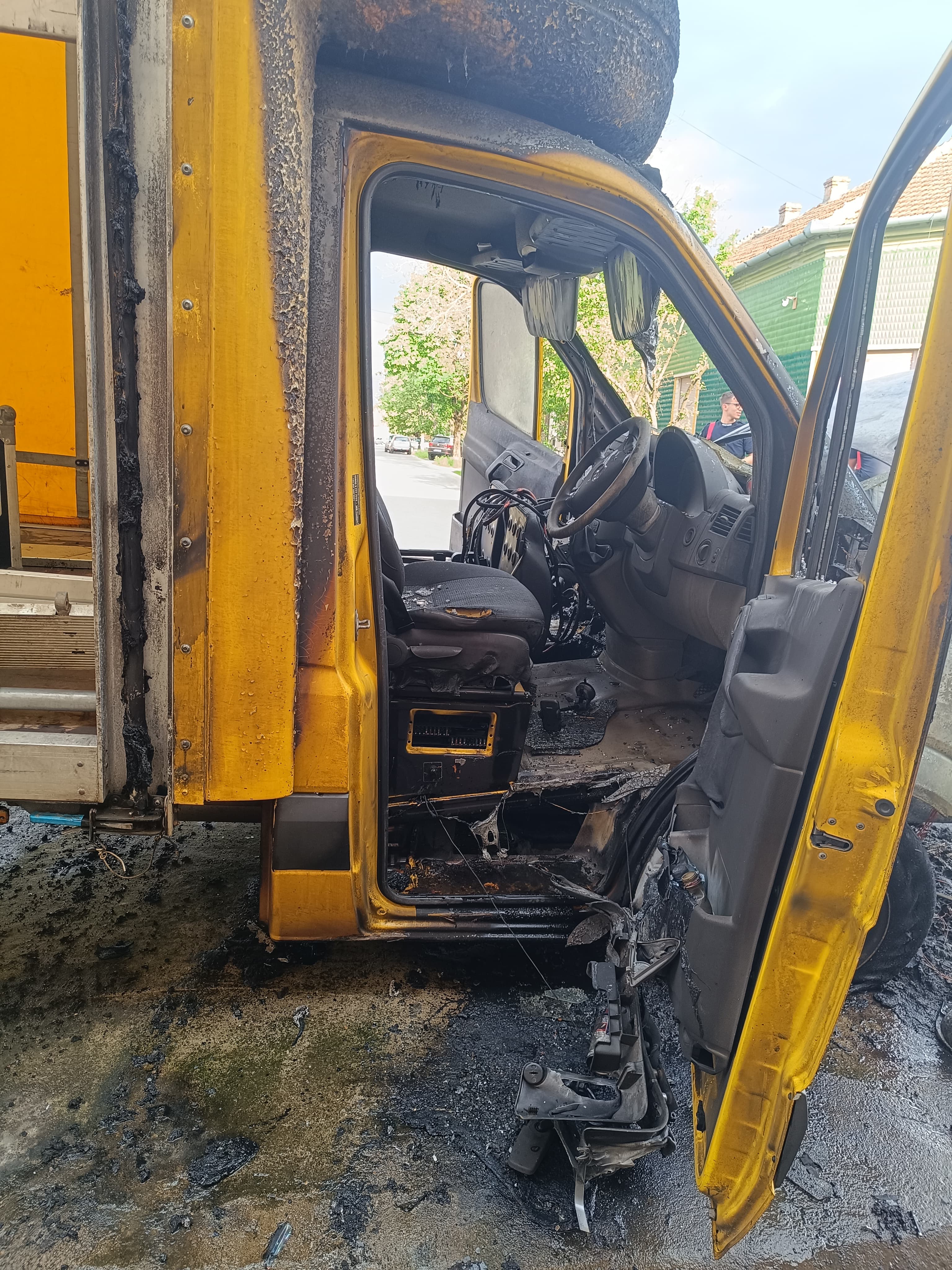 WhatsApp Image 2025-04-23 at 19.02.54 (3)