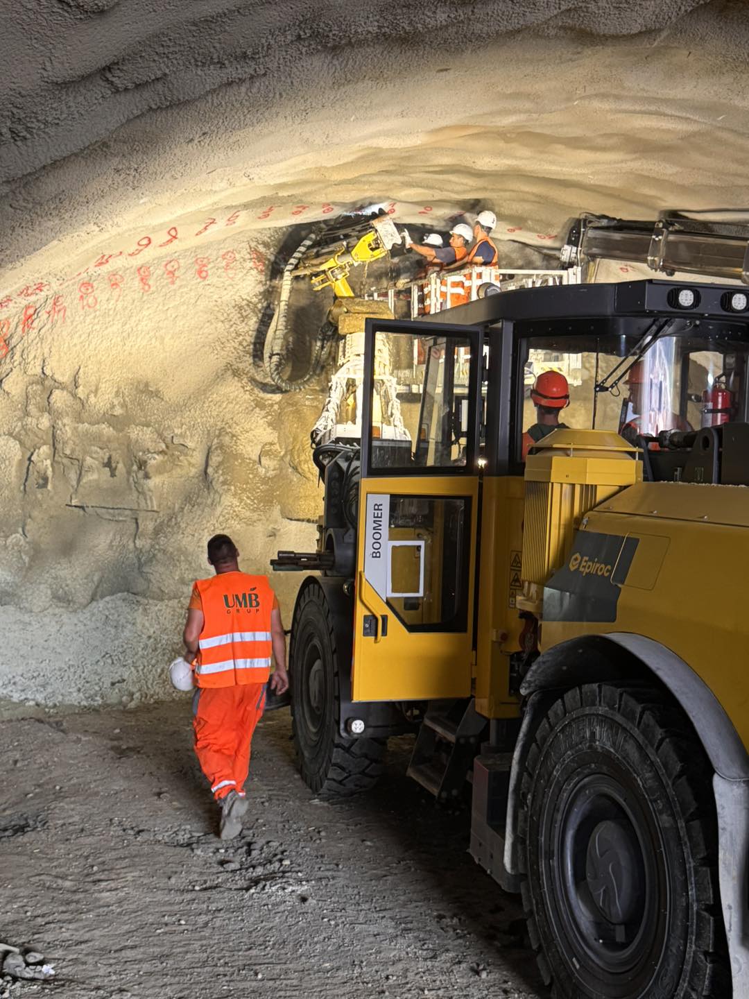 536259294_1076655461222680_5488942664611442035_n