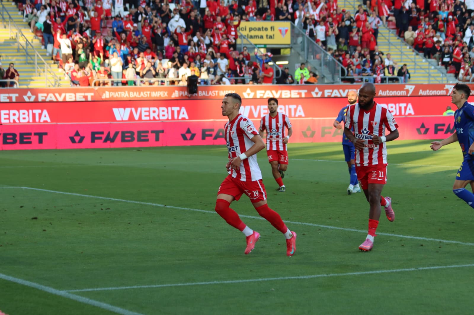 4efb0f83-3961-4ce7-96d0-c24821f8be3f