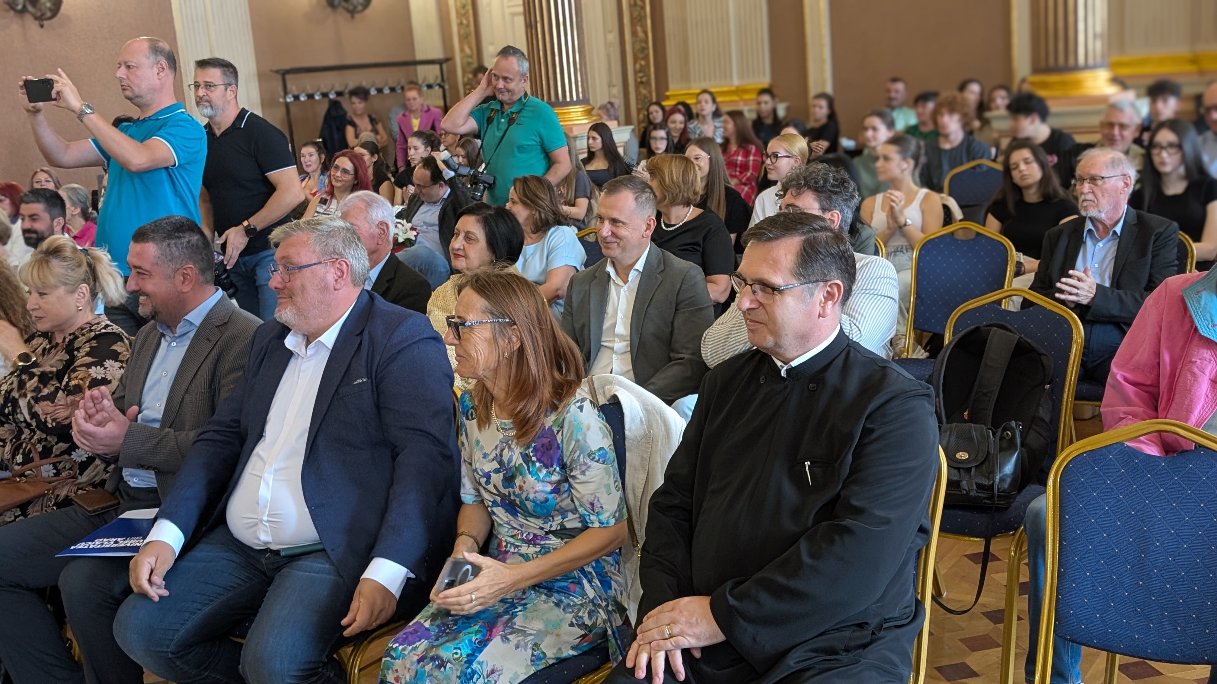 PXL_20250924_080141166.PORTRAIT