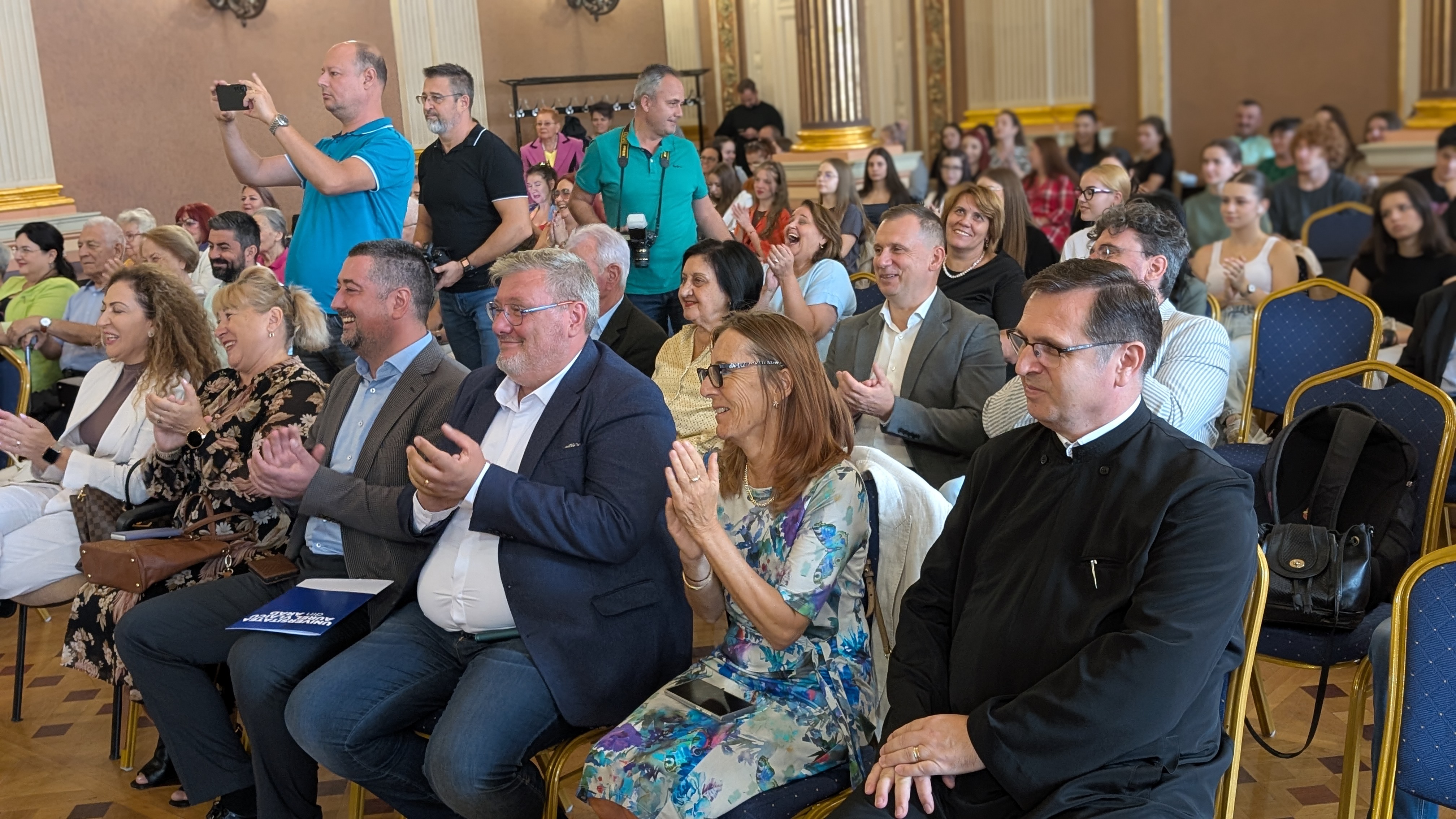 PXL_20250924_080143643.PORTRAIT