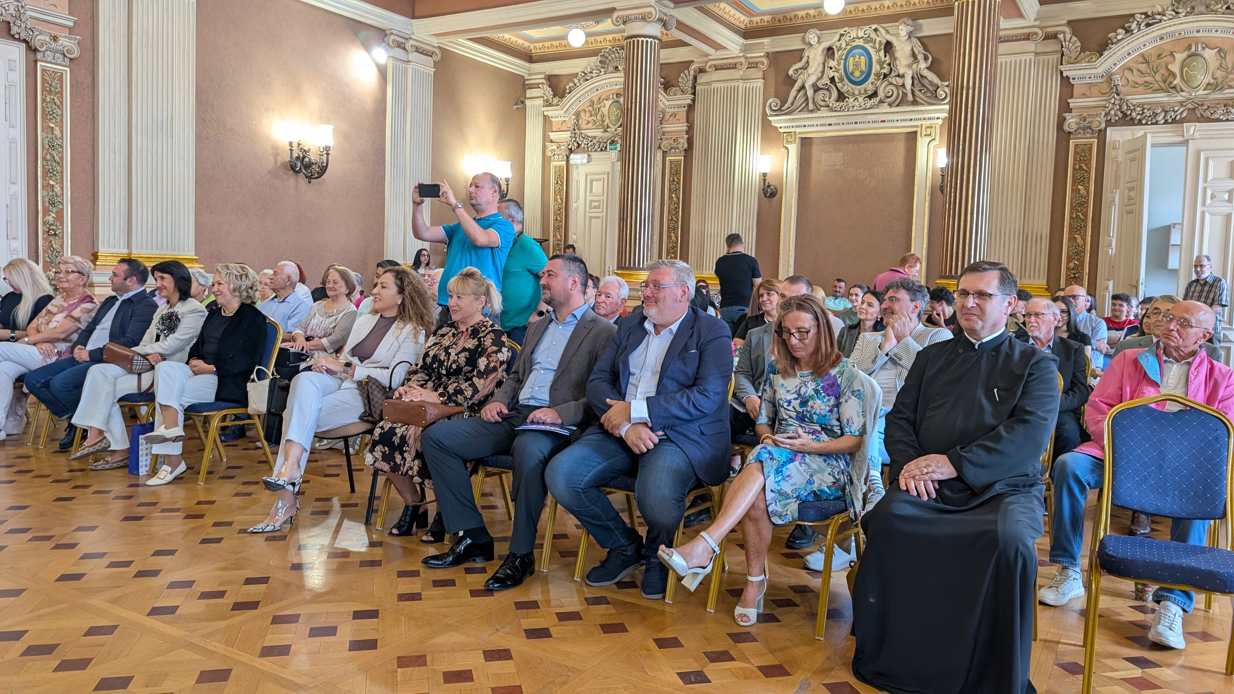 PXL_20250924_080158399