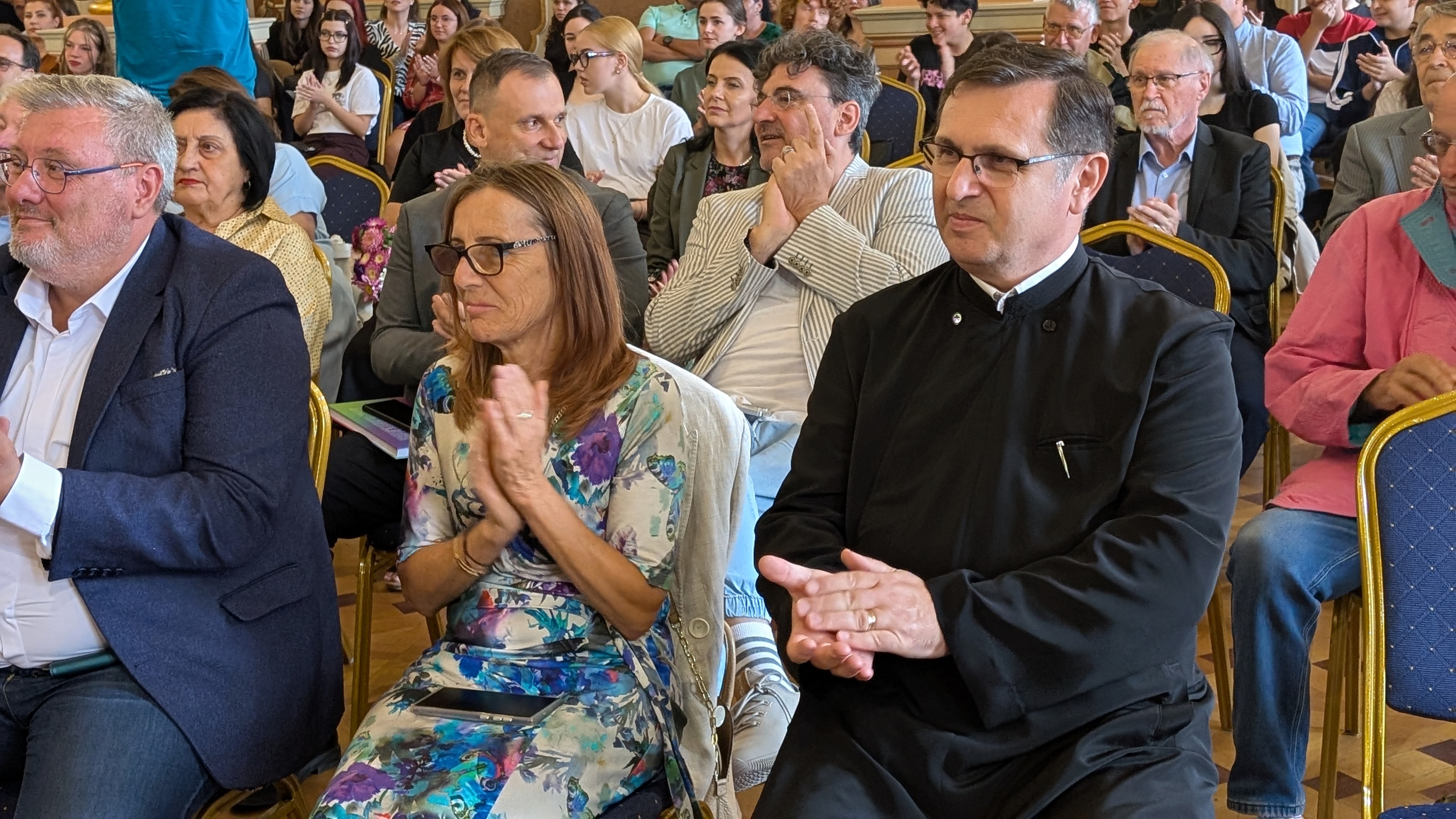 PXL_20250924_080212388.PORTRAIT.ORIGINAL