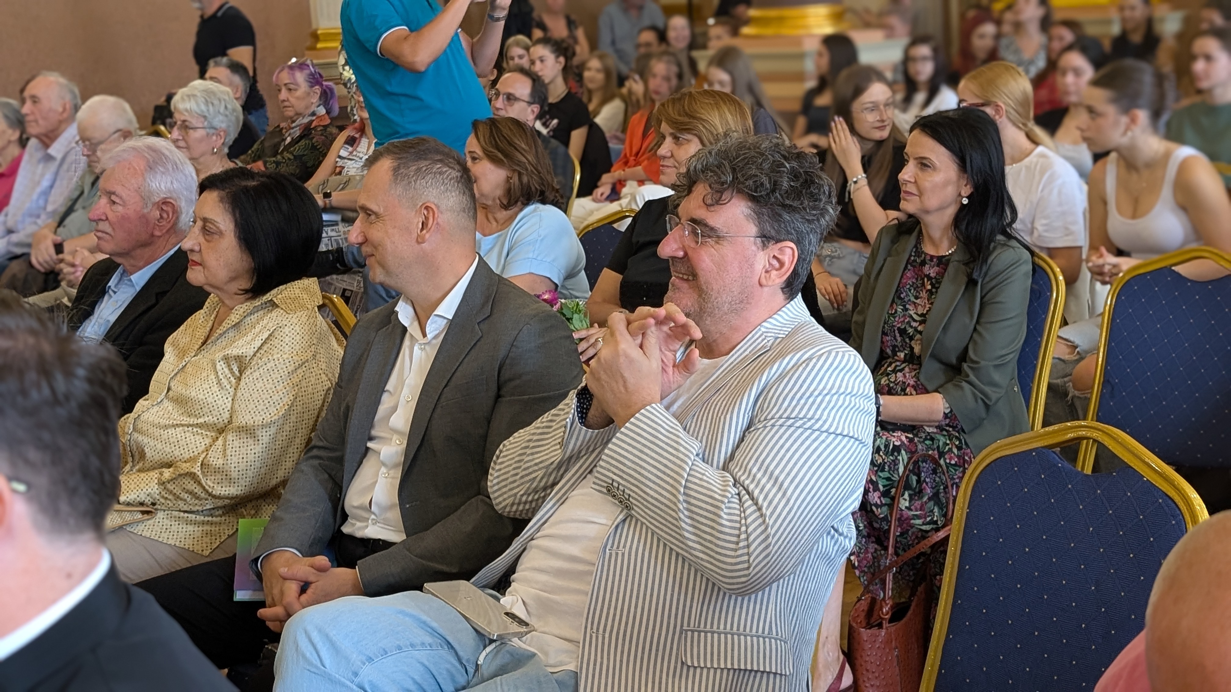 PXL_20250924_080218858.PORTRAIT