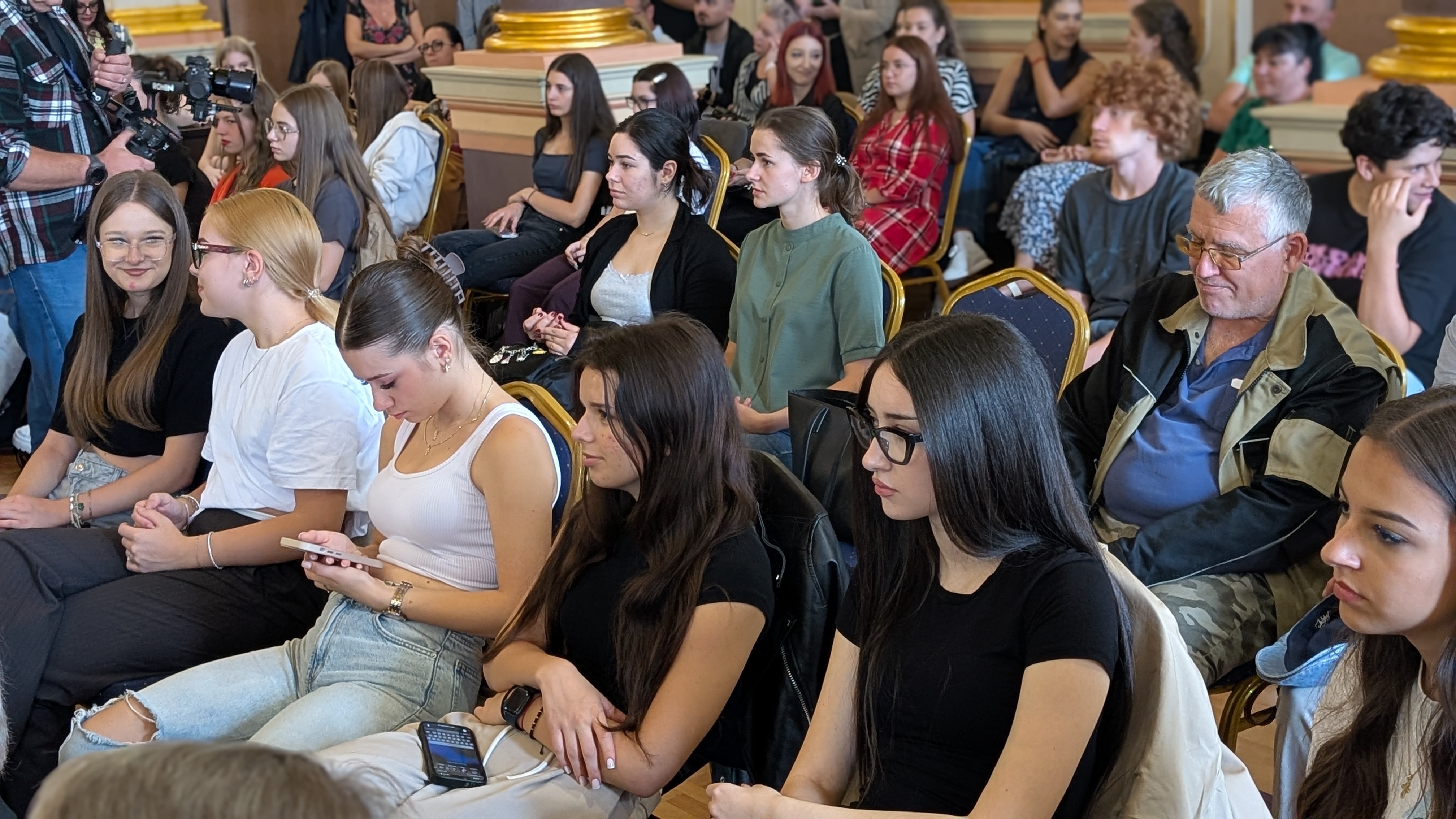 PXL_20250924_080237337.PORTRAIT