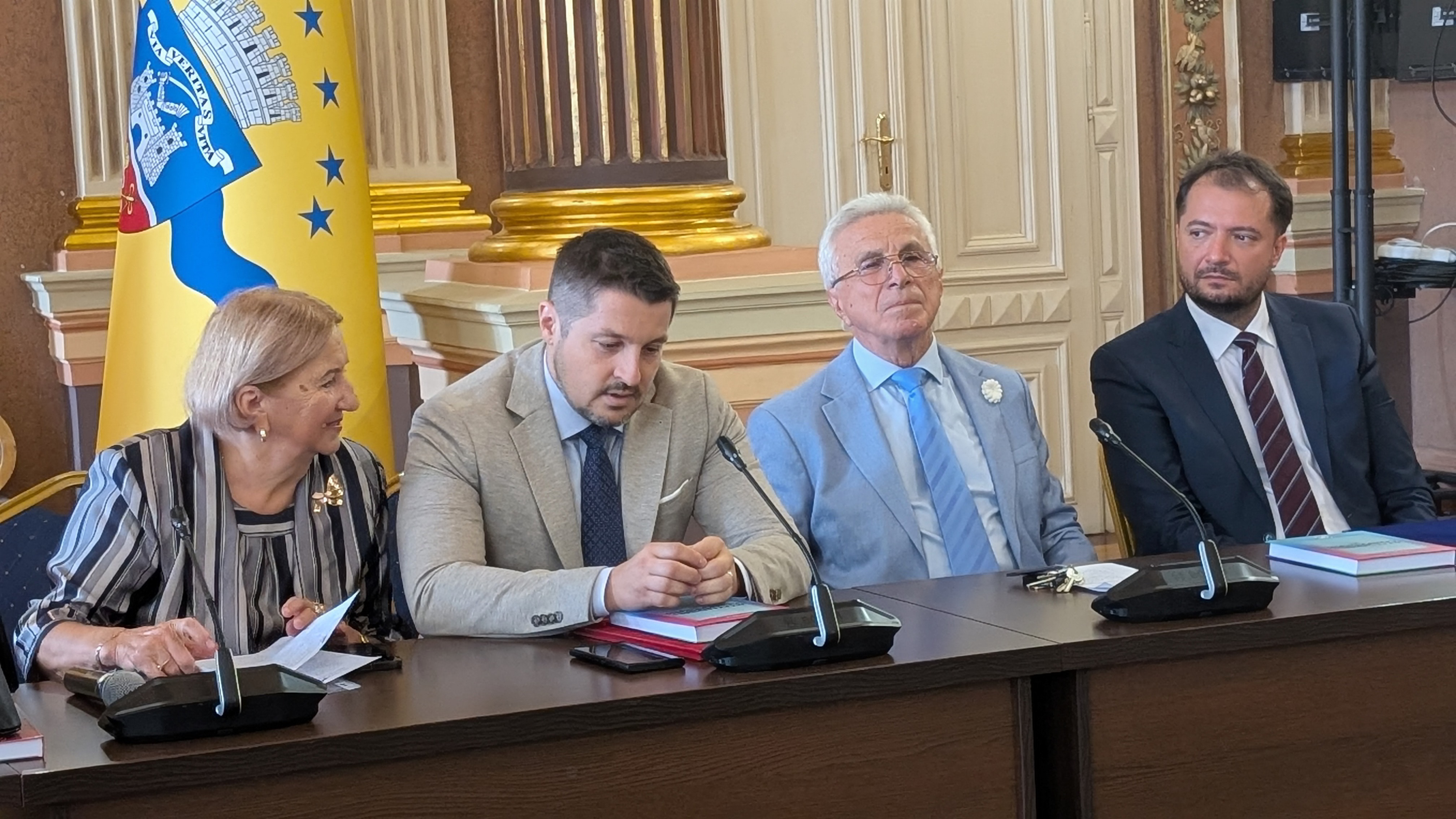 PXL_20250924_081528547.PORTRAIT.ORIGINAL